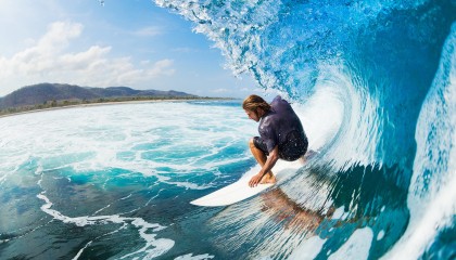 九游电子竞技-英超豪门疯狂引援，超级中场千万巨资闪耀赛场，英超足球豪门