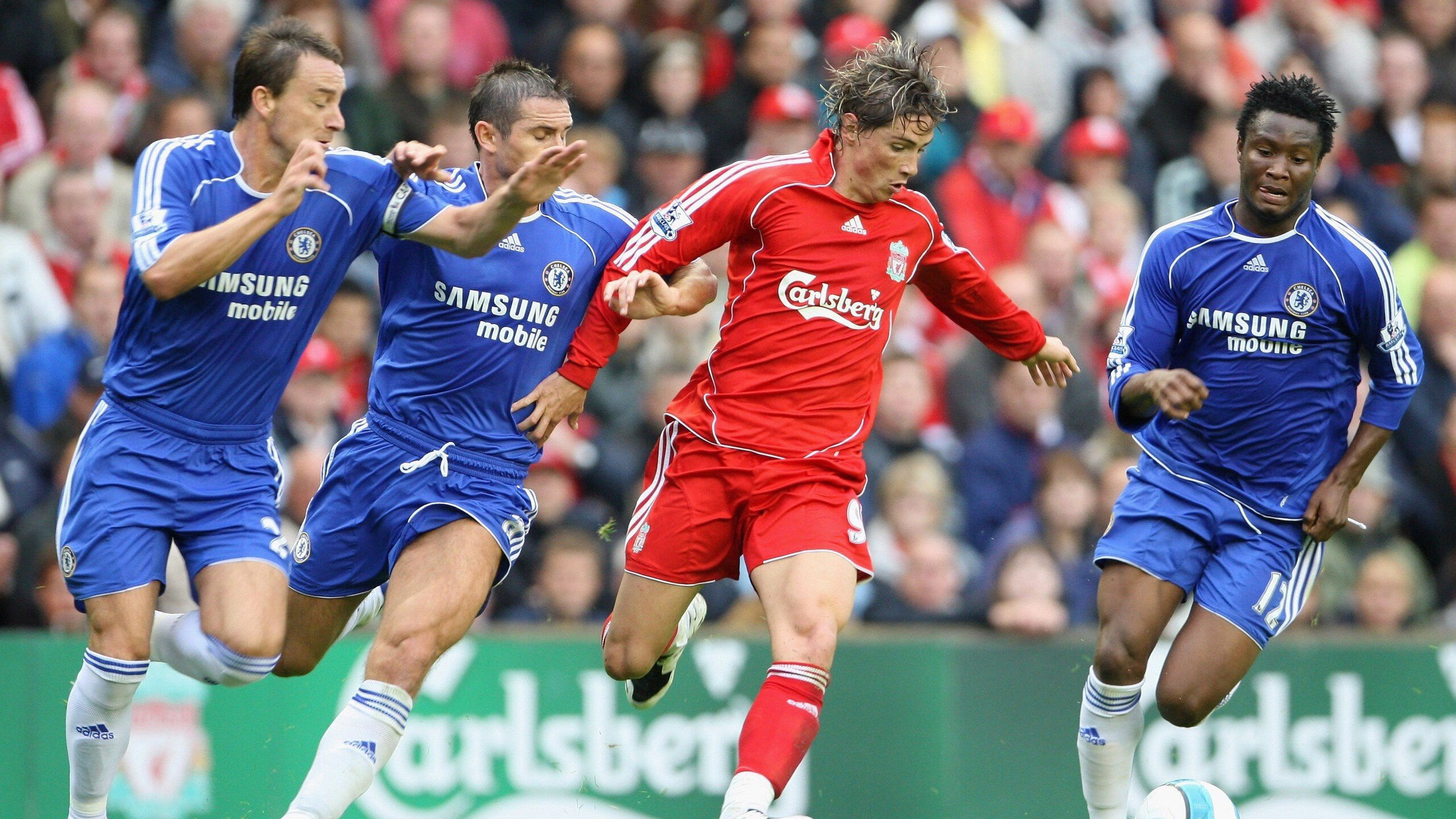 赛事期间观众体验升级，互动环节丰富多彩，比赛观众